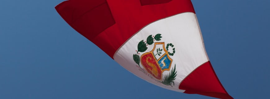 Foto da bandeira do peru.