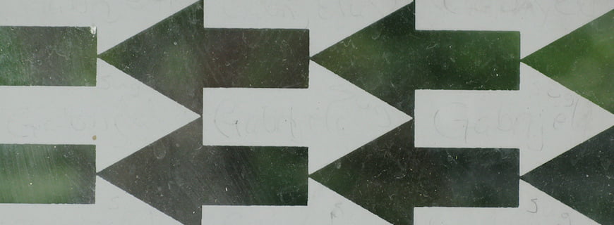 Imagem com várias setas apontando para a esquerda.