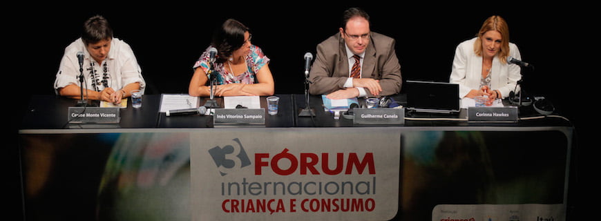 Foto da esquerda para a direita: Cenise Monste Vicente, Inês Vitorino Sampaio, Guilherme canela e Corinna Hawkes.